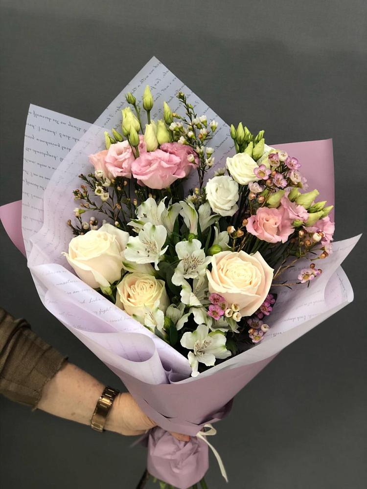 Букет цветов из: Альстромерии, Розы и Лизиантусы в Ивановское