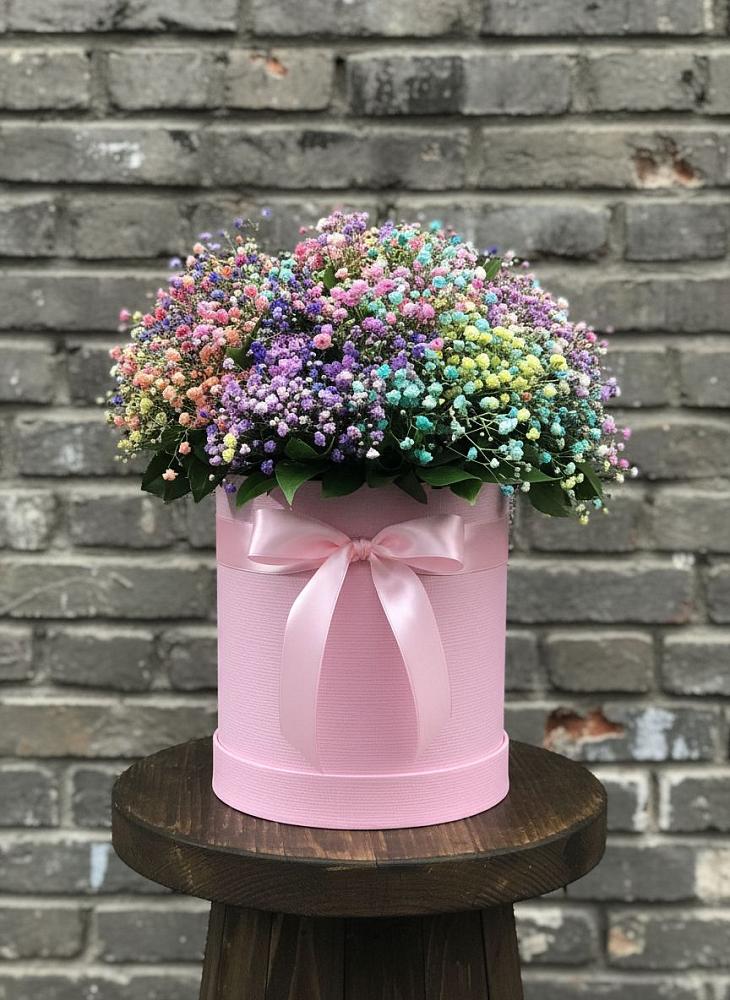 Цветочная композиция из Гипсофила и Розы в шляпной коробке в Ивановское