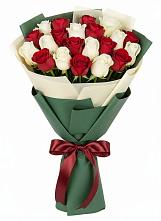 Букет Микс из красных и белых роз в Ивановское