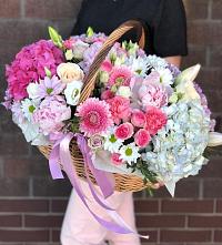 Цветочная композиция из Розы, Хризантемы, Пионы и Лизиантусы в корзине #REPLACE_PRED# Ивановское